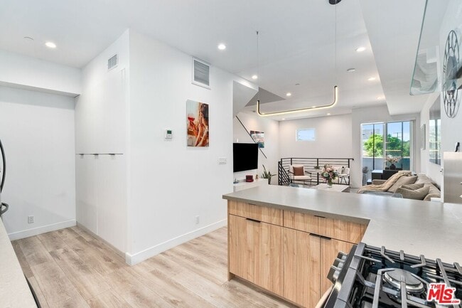 Building Photo - 4912 S Centinela Ave