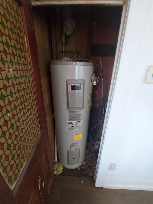 Building Photo - Charming Tacoma Home on a Peaceful Corner Lot!