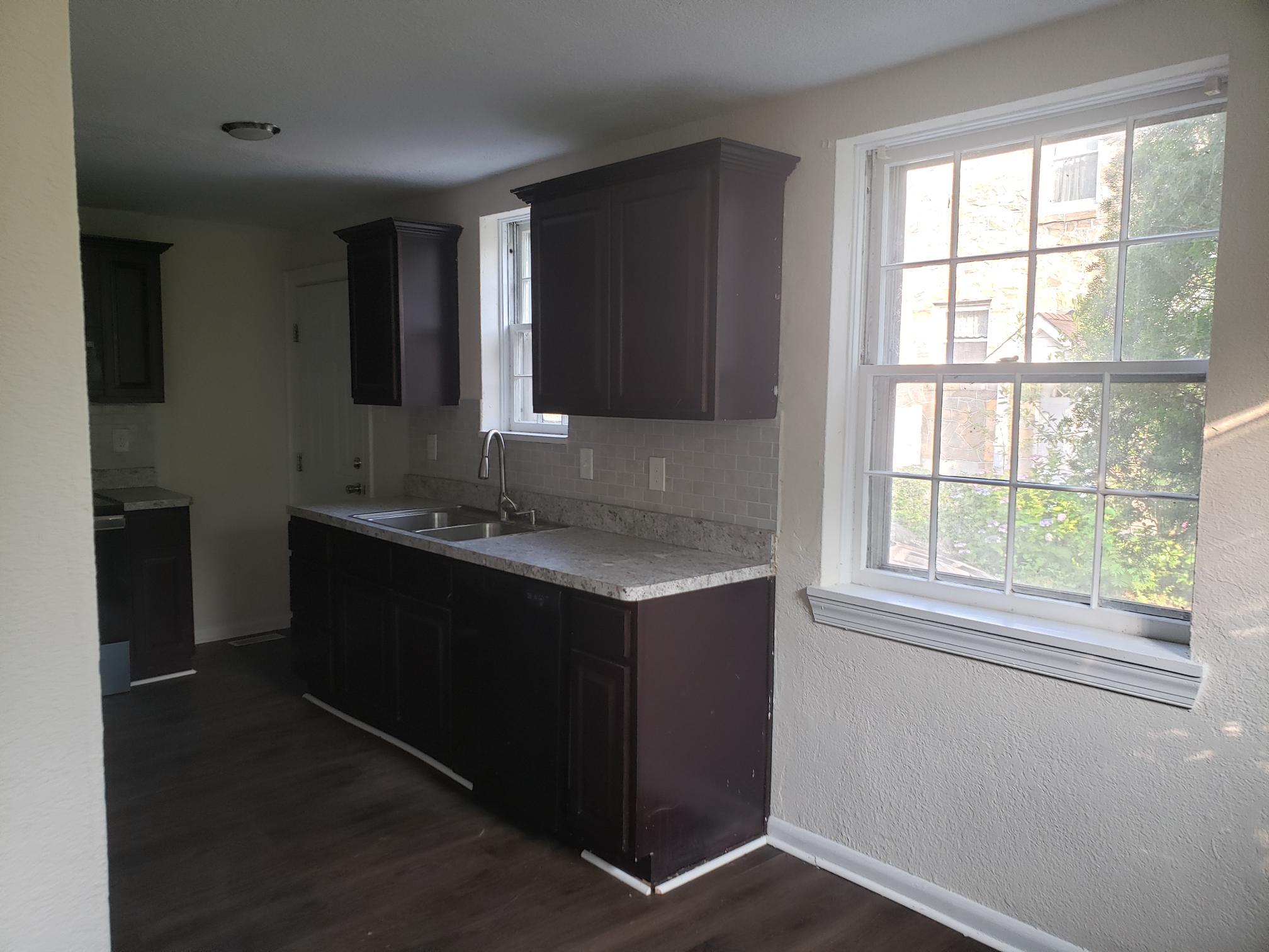 Building Photo - 127 Granby Park Dr