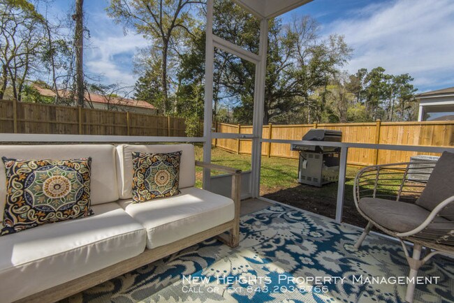 Building Photo - Gorgeous home in McKewn neighborhood!