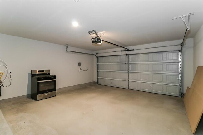 Building Photo - 117 Sun Grove Trl