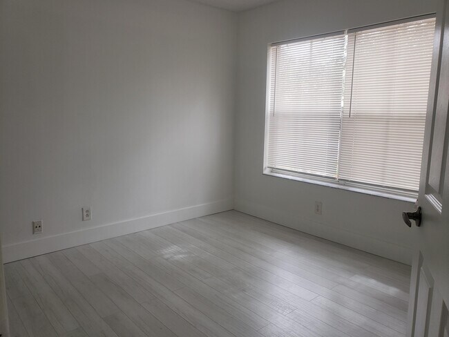 Building Photo - 719 Stanton Dr