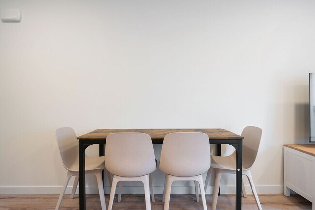 Building Photo - 4453 Aurora Ave N