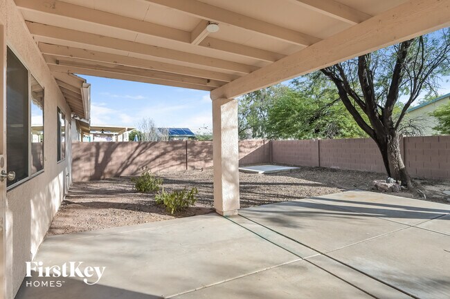 Building Photo - 9550 E Caldwell Dr
