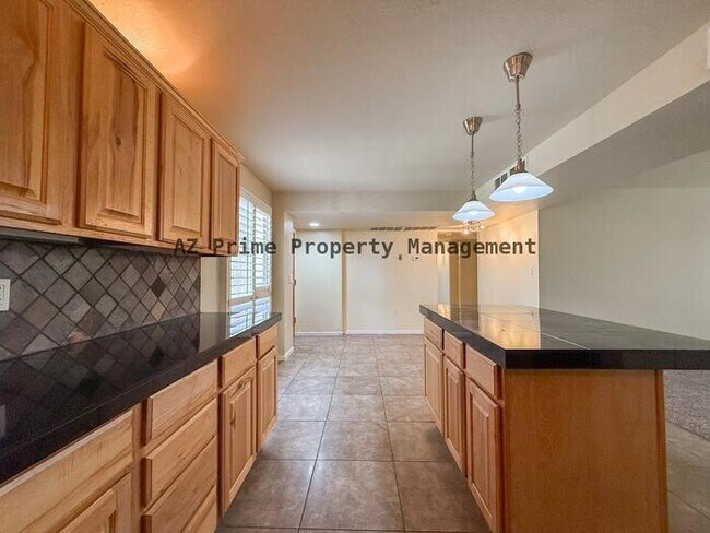 Building Photo - 7402 E Carefree Dr