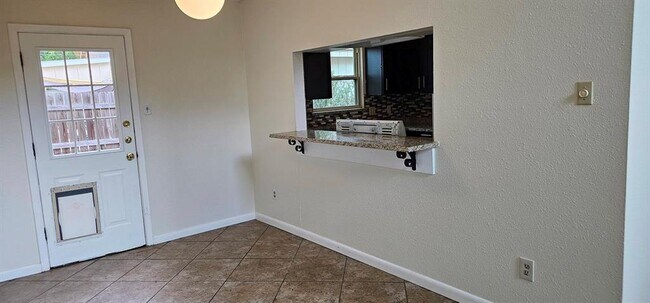 Building Photo - 5409 Duval St