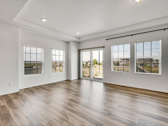Building Photo - $3,295, 3 bed, 3 bath, located in Erie