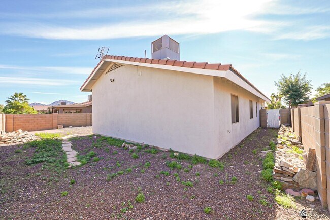 Building Photo - 13766 E 45th Ln