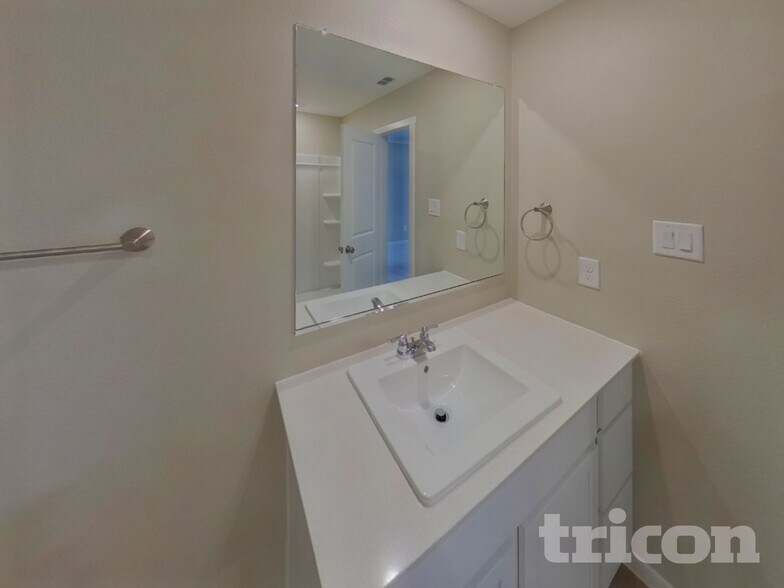 Building Photo - 10709 Dusty Rnch Rd