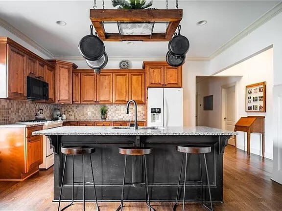 Building Photo - 838 Brookline St SW