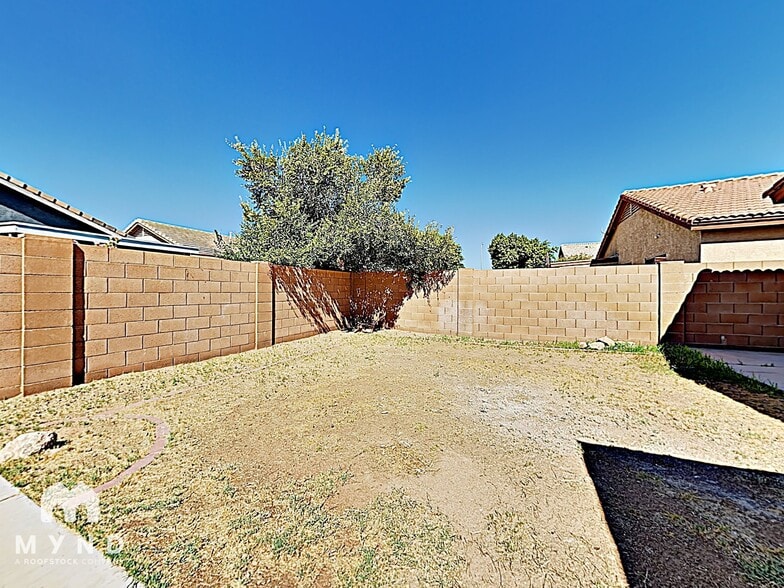 Building Photo - 11178 W Granada Rd