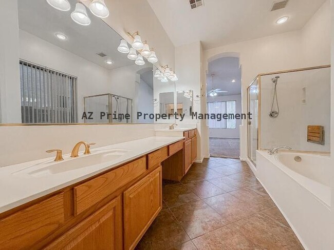 Building Photo - 890 N Bullmoose Dr