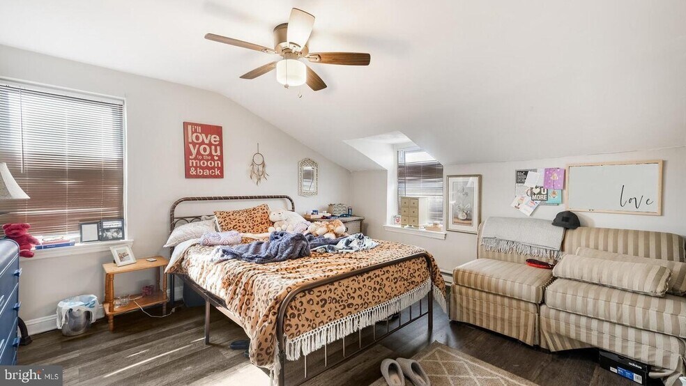 Bedroom - 448 E Baltimore Ave