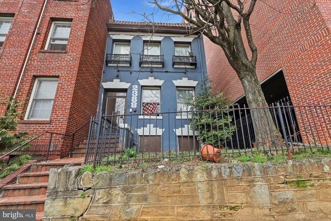 Building Photo - 2388 Champlain St NW