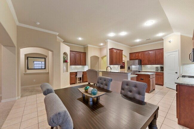 Dining Area - 6004 Paddlefish Dr