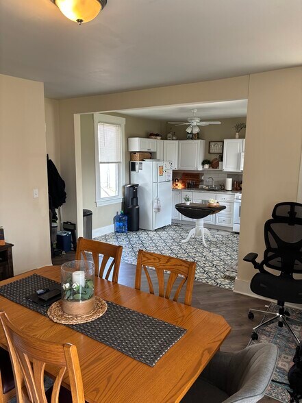 Building Photo - 309 Penn St