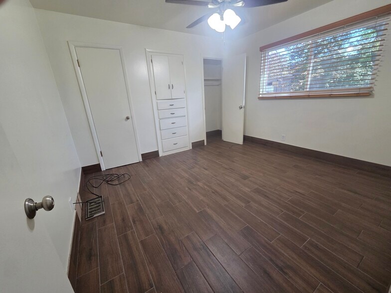 Building Photo - 395 W 1500 S