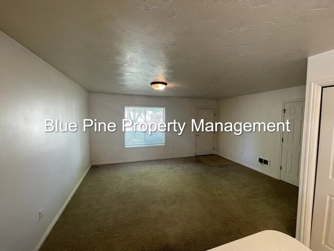 Building Photo - 3156 Chasewood Dr