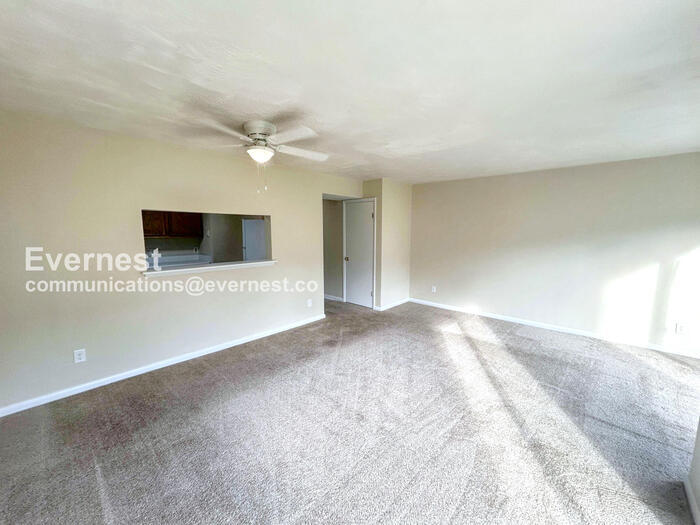 Building Photo - 3821 Staffordshire Ln