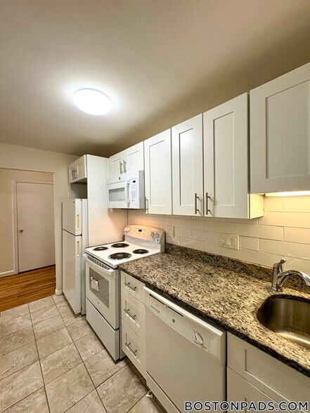 Primary Photo - 122 Dustin St