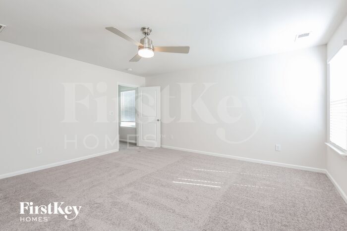 Building Photo - 411 Stonefence Dr