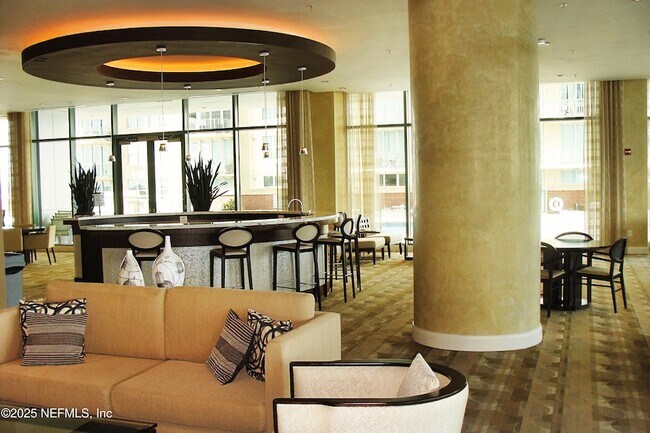 Building Photo - 1431 Riverplace Blvd
