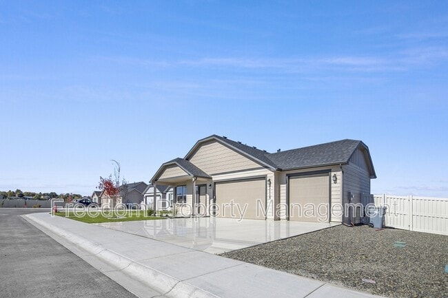 Building Photo - 3115 River Bluff Ct