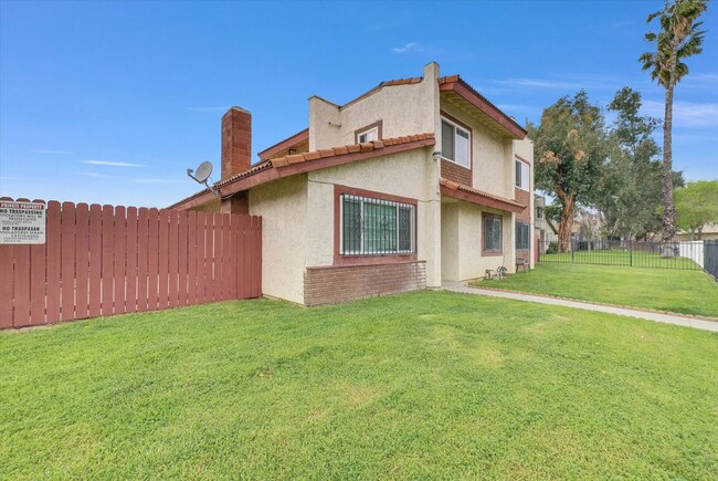 Building Photo - 1046 N Clifford Ave