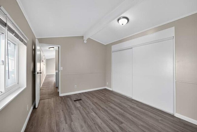 Building Photo - 157 1st Ave