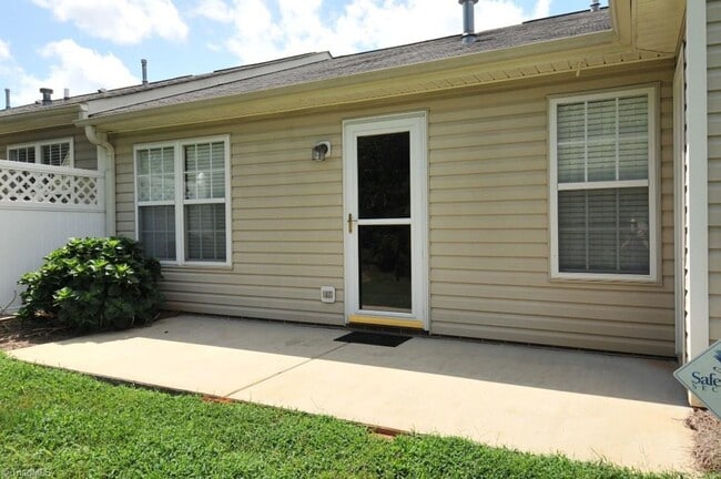 Building Photo - 128 Troonsway Rd