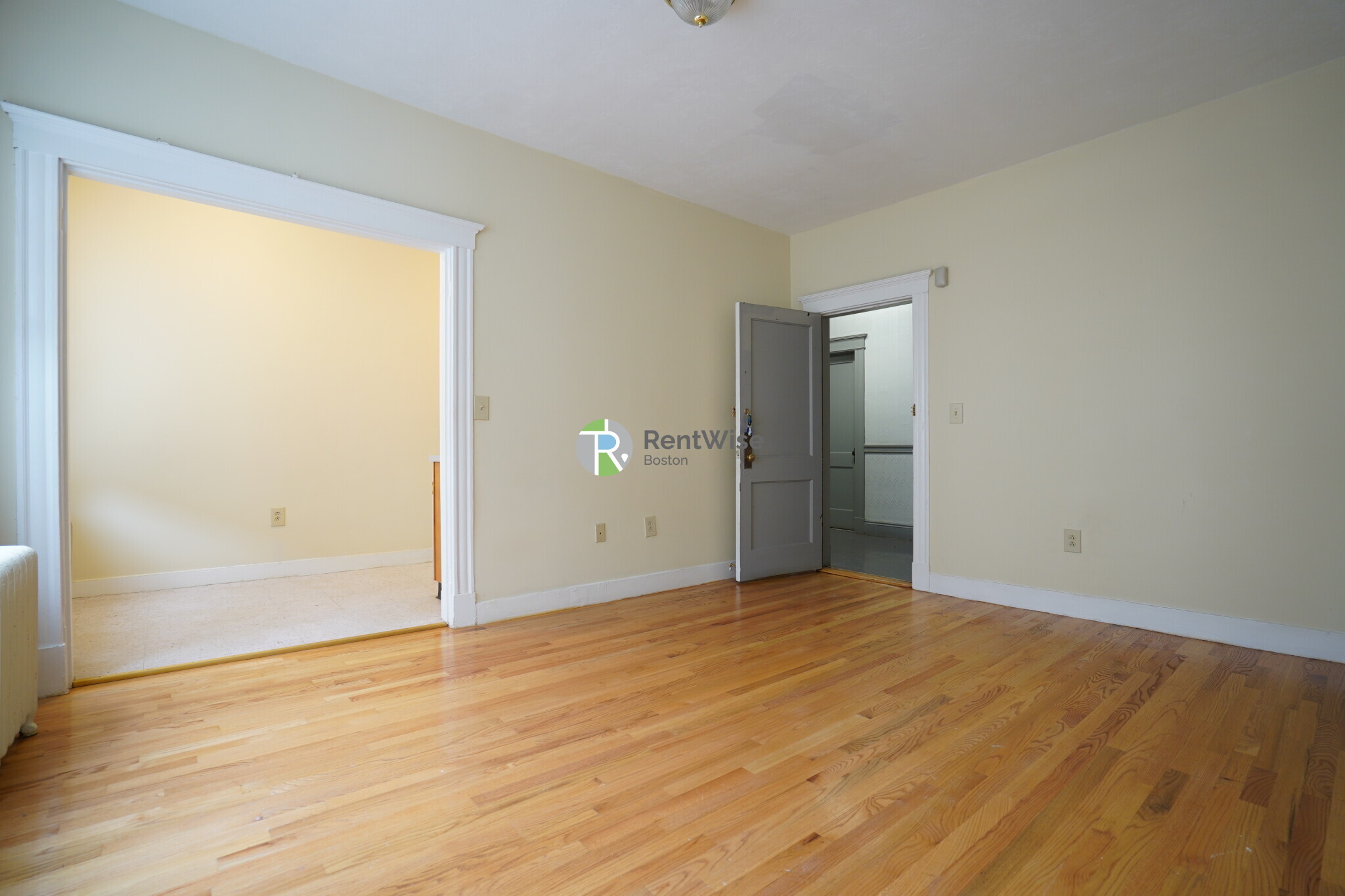 Building Photo - 236 Kelton St