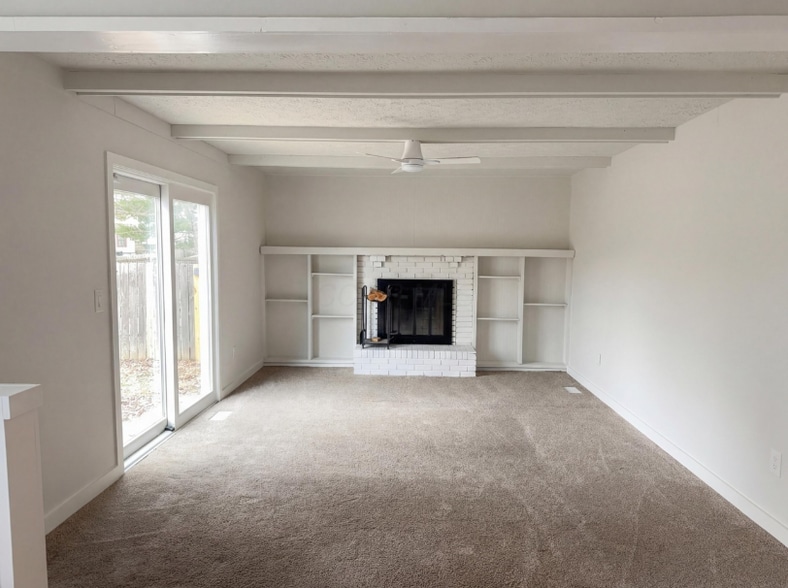 Building Photo - 6288 Fence Row Ln