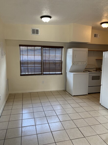 Dining room off of kitchen - 5232 Brosche Rd