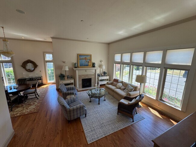 Building Photo - 4bd/4ba Kirkland House