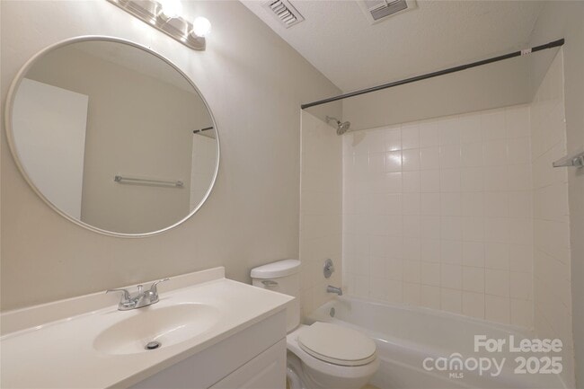 Building Photo - 4624 Old Lantern Way