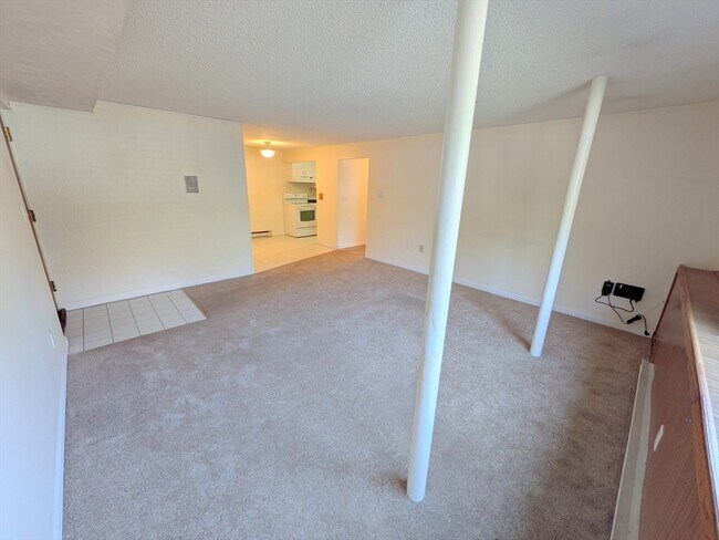Building Photo - 16 Juniper Rd