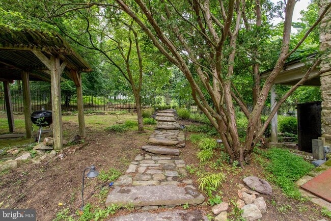 Building Photo - 3115 Gallows Hill Rd