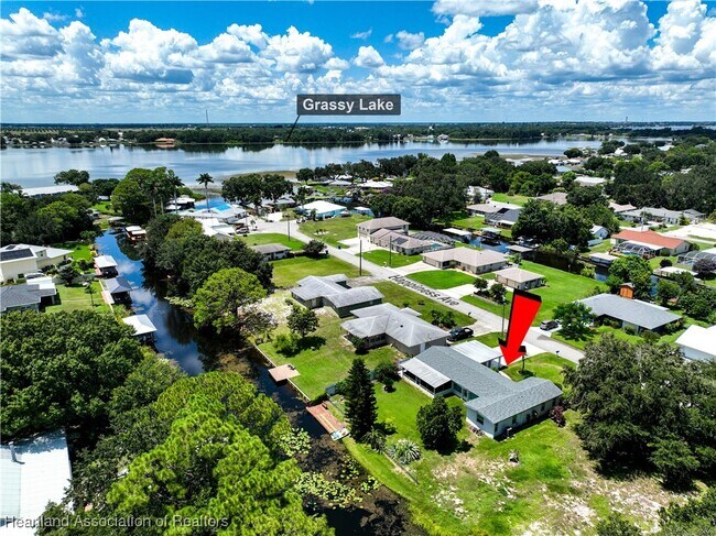 Building Photo - 120 Happiness Ave