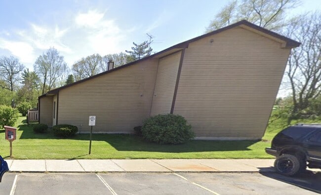 Building Photo - 512 W High St