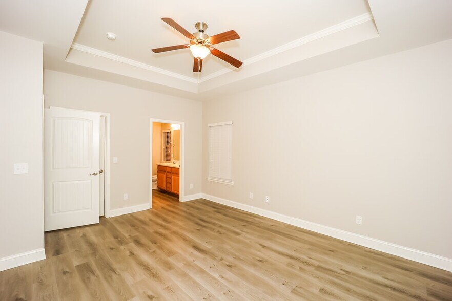 Building Photo - 4890 Summersun Dr