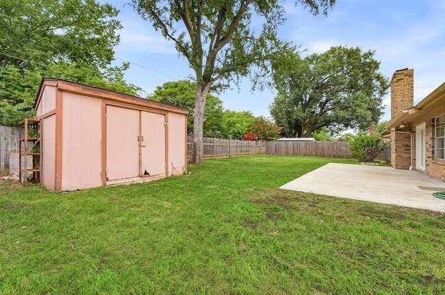 Building Photo - 328 Anita Ave