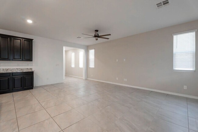 Building Photo - 7126 Calvert Cliffs St