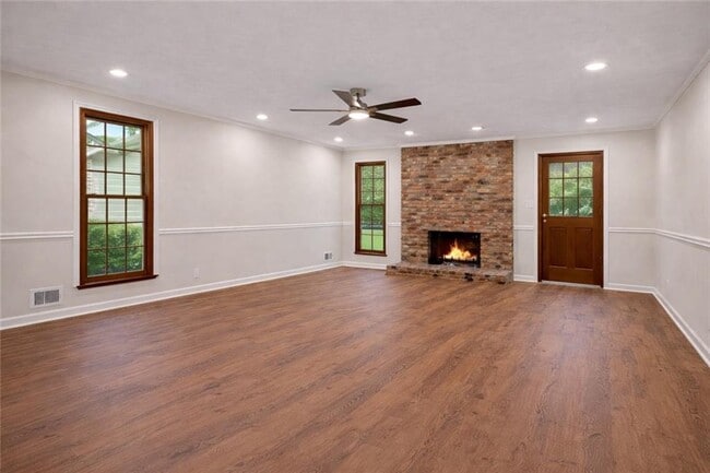 Building Photo - 807 Oak Bridge Ln