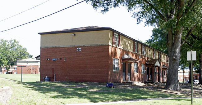 Building Photo - Hillside Court Apartments