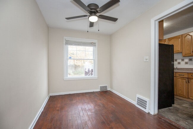 Building Photo - NEWLY RENOVATED! 2 BED, 1 BATH BEAUTIFUL SINGLE FAMILY HOME!