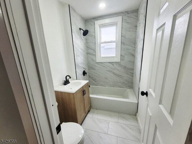 Building Photo - 49 Union Pl