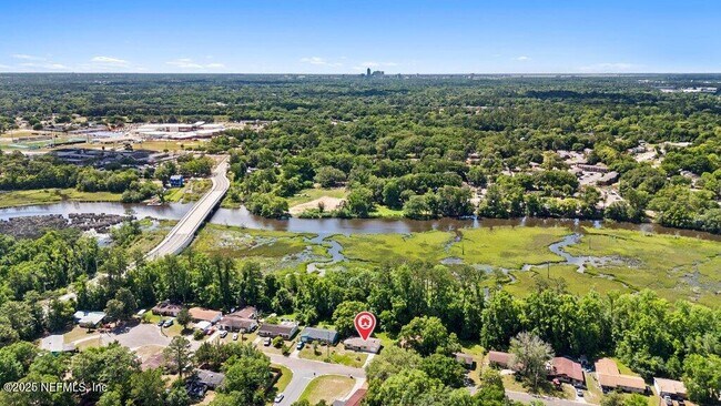 Building Photo - 4504 Lincrest Dr S