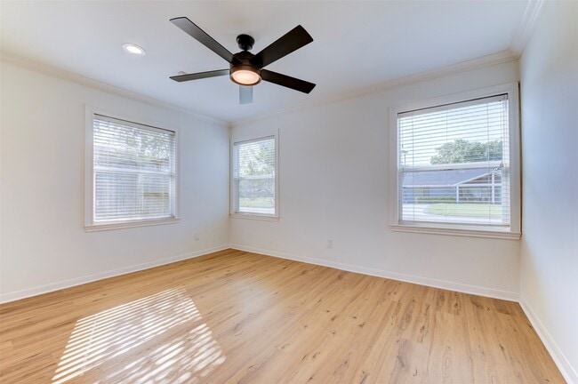 Building Photo - 1806 Gardenia Dr