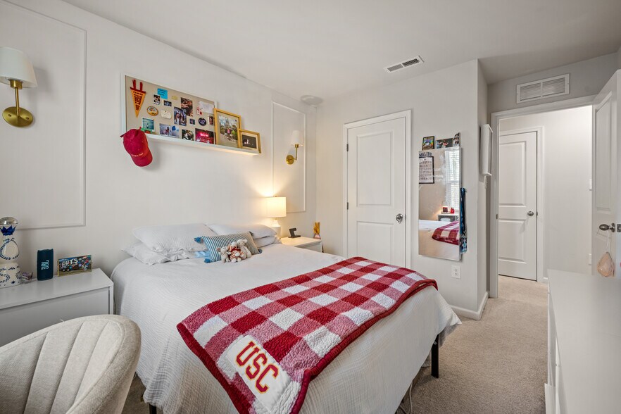 Building Photo - 71 Southwind Dr