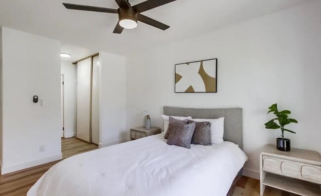 Building Photo - "Charming 1-Bedroom San Diego Retreat with...